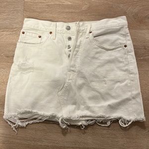 Levi’s - White Distressed jean skirt Size 27